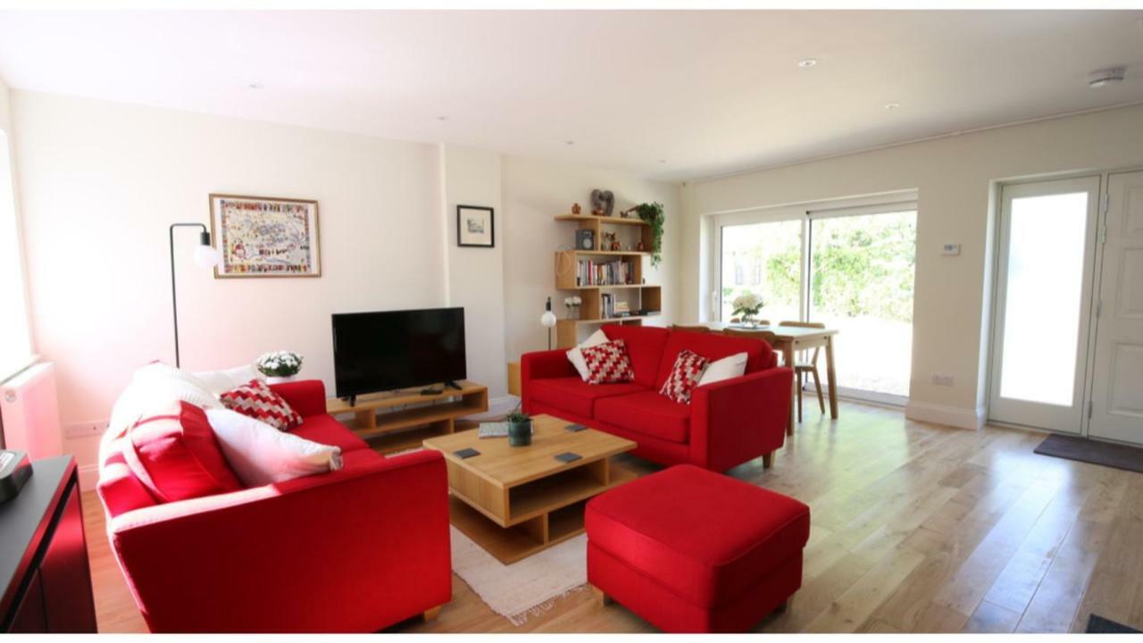 ★ Luxury ★ Sleeps 4, Free Parking *